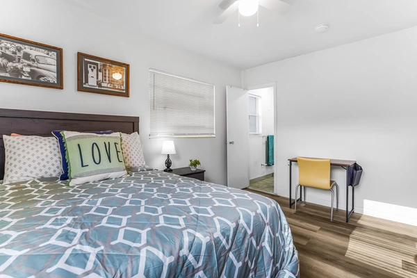 Coliving in Cedar Hills - Westside, Jacksonville