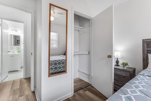 Coliving in Cedar Hills - Westside, Jacksonville