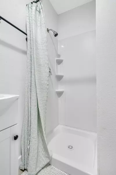 Coliving in Hidden Cove - Indian Creek - South SATX, San Antonio