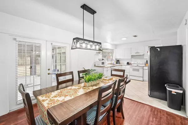 Coliving in Cedar Hills - Westside, Jacksonville