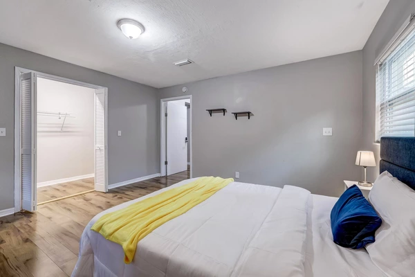 Coliving in Cedar Hills - Westside, Jacksonville