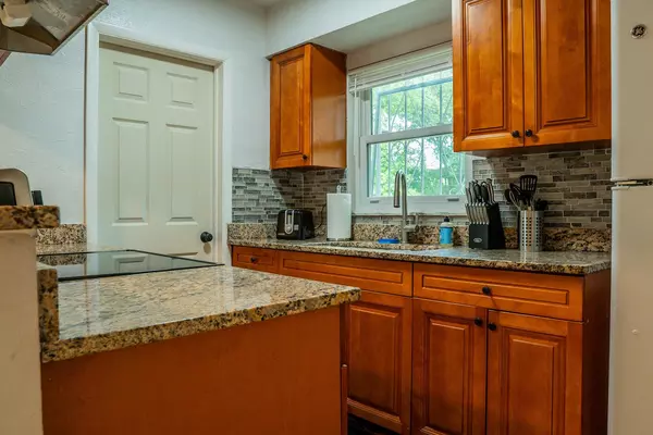 Coliving in Live Oaks Square - East Tampa, Tampa