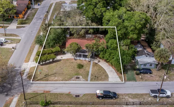 Coliving in Live Oaks Square - East Tampa, Tampa