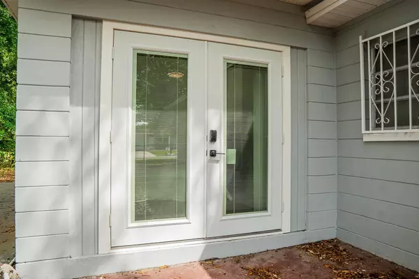 Coliving in Live Oaks Square - East Tampa, Tampa