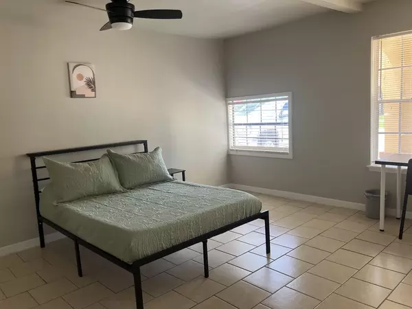 Coliving in Acres Home - Nw Houston, Houston