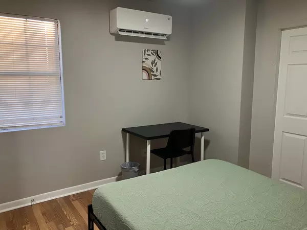 Coliving in Acres Home - Nw Houston, Houston