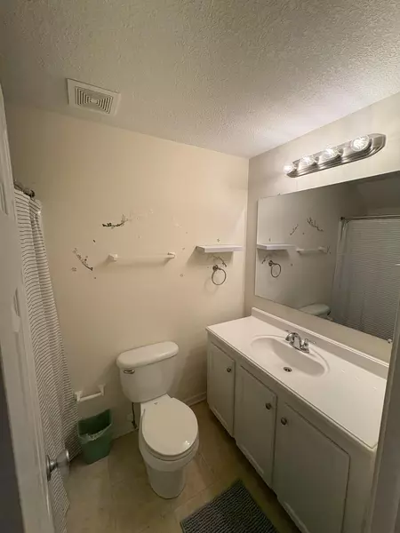 Coliving in Red Bridge - KCMO, Kansas City