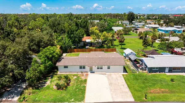 Coliving in Englewood - North Port, Sarasota