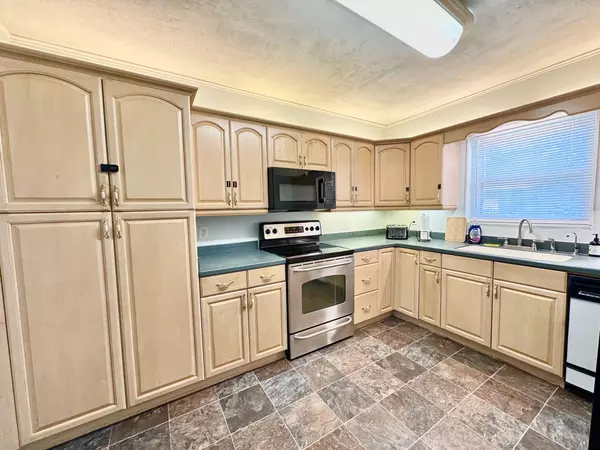 Coliving in Cedar Hills - Westside, Jacksonville