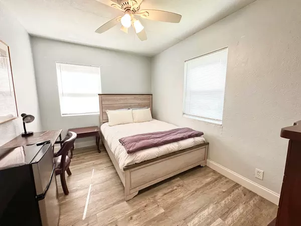 Coliving in Cedar Hills - Westside, Jacksonville