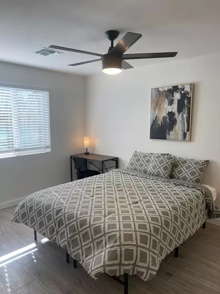 Coliving in Glendale - NW Valley, Phoenix