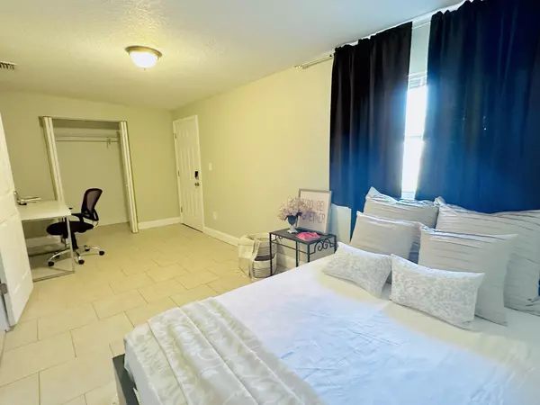 Coliving in Macfarlane Park - West Tampa, Tampa