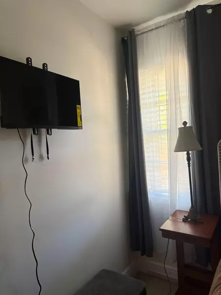 Coliving in Hallandale Beach - Broward County, Miami