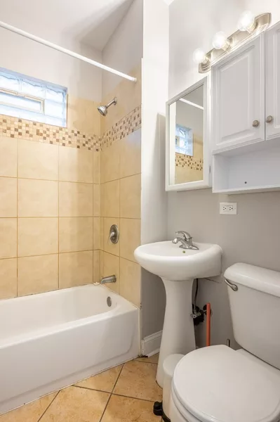 Coliving in Irving Park - Northwest Side, Chicago