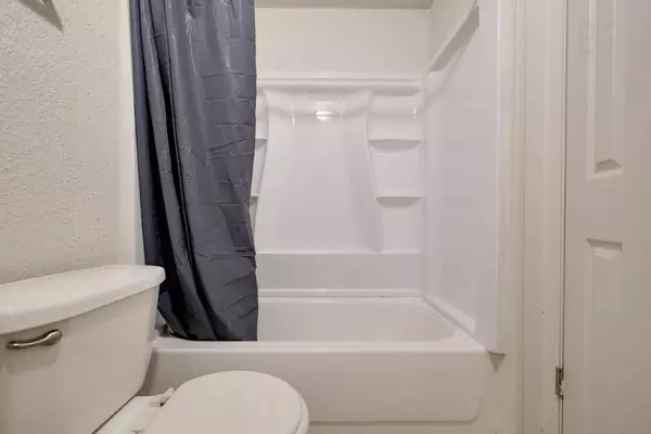 Coliving in Lake Forest - Northside, Jacksonville