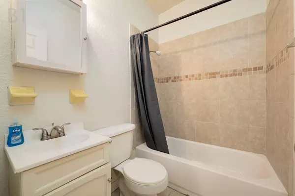 Coliving in Lake Forest - Northside, Jacksonville