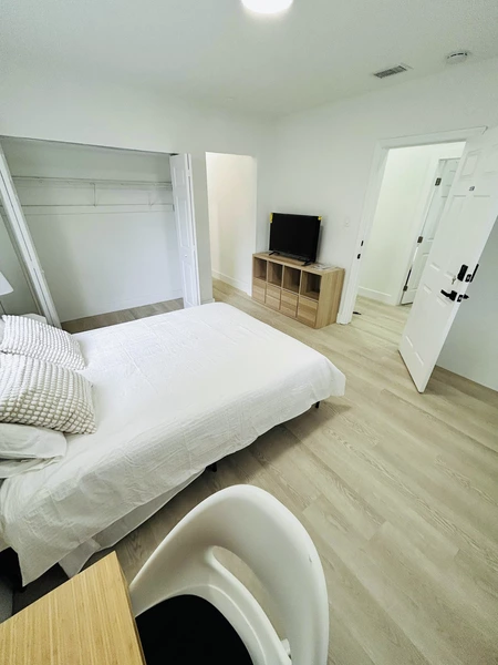 Coliving in Ybor City - Central Tampa, Tampa