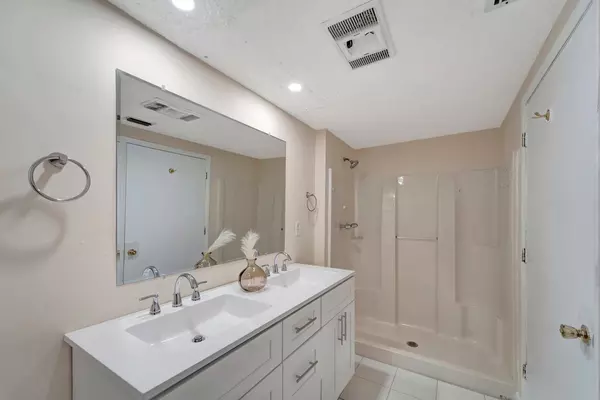 Coliving in Port Charlotte - North Port, Sarasota