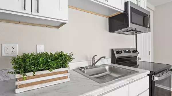 Coliving in Midtown-Westport - KCMO, Kansas City