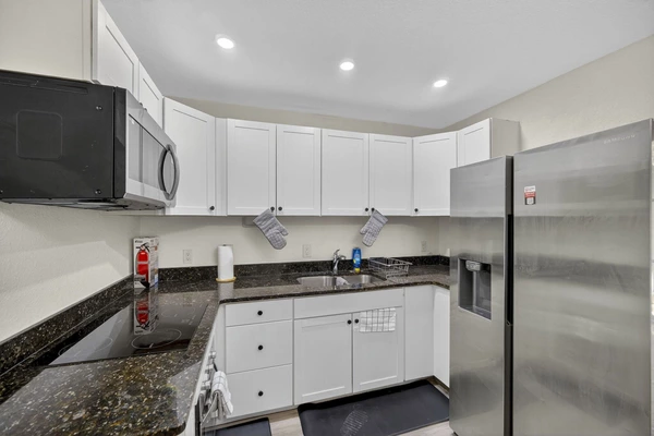 Coliving in Live Oaks Square - East Tampa, Tampa