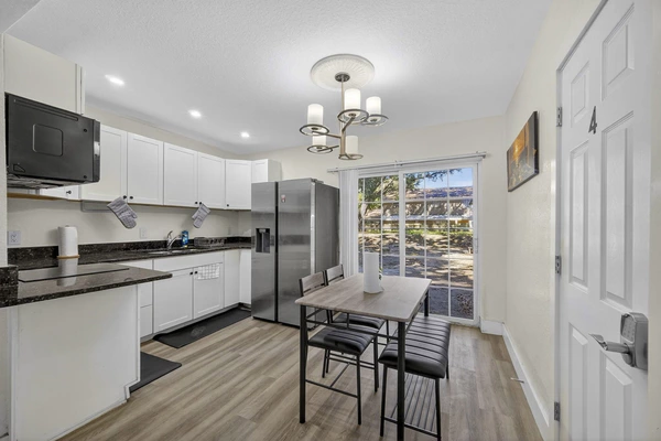 Coliving in Live Oaks Square - East Tampa, Tampa