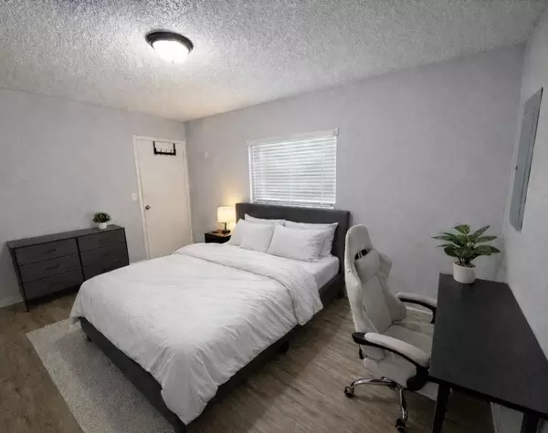 Coliving in Cedar Hills - Westside, Jacksonville