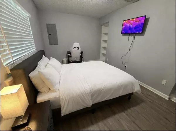 Coliving in Cedar Hills - Westside, Jacksonville