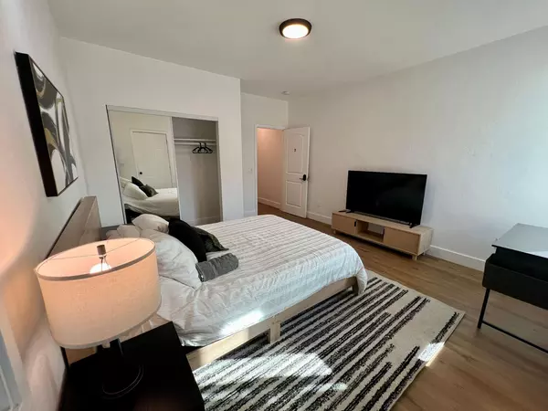 Coliving in Long Beach - The Harbor, Los Angeles