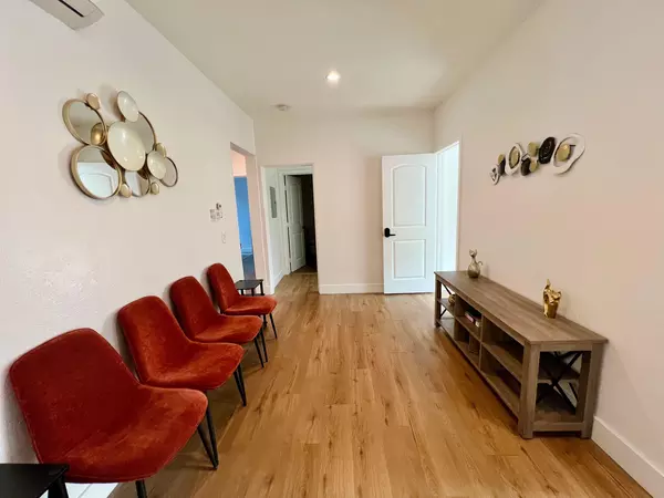 Coliving in Long Beach - The Harbor, Los Angeles