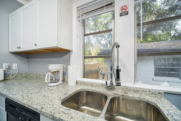 Coliving in College Park JAX - Northside, Jacksonville