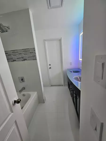 Coliving in Coral Springs - Broward County, Miami