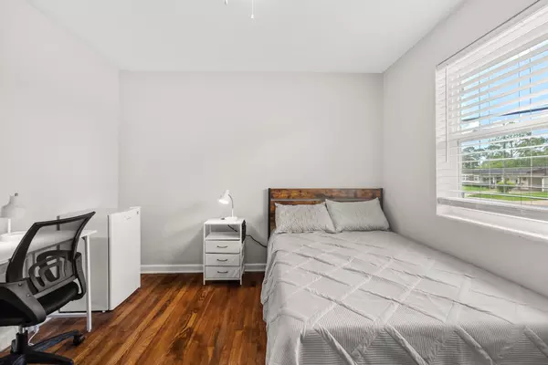 Coliving in Cedar Hills - Westside, Jacksonville