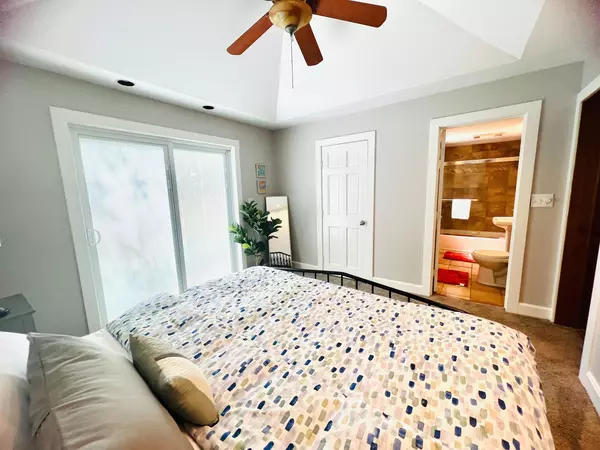 Coliving in Midtown-Westport - KCMO, Kansas City