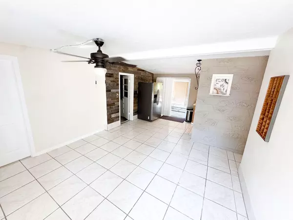 Coliving in Pinellas Park - Clearwater-St. Petersburg, Tampa