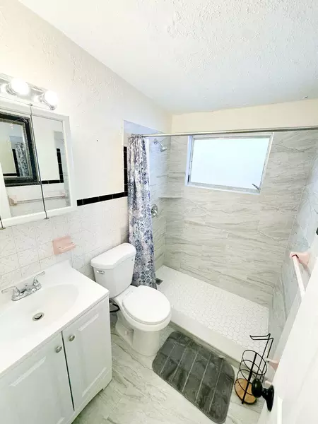 Coliving in Pinellas Park - Clearwater-St. Petersburg, Tampa