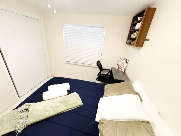 Coliving in Pinellas Park - Clearwater-St. Petersburg, Tampa