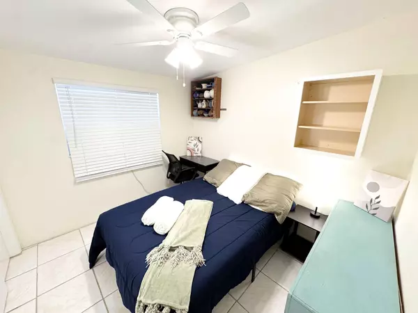 Coliving in Pinellas Park - Clearwater-St. Petersburg, Tampa