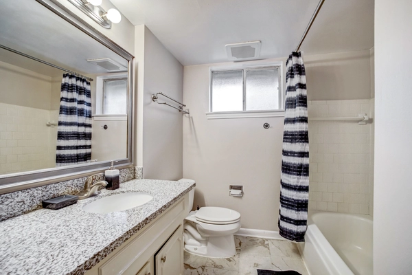 Coliving in Greater Greenspoint - Ne Houston, Houston