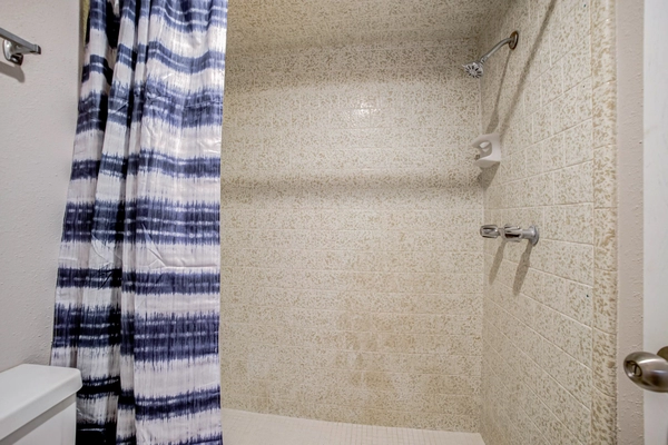 Coliving in Greater Greenspoint - Ne Houston, Houston