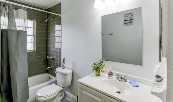 Coliving in University Square - North Tampa, Tampa