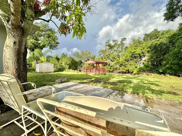 Coliving in Live Oaks Square - East Tampa, Tampa