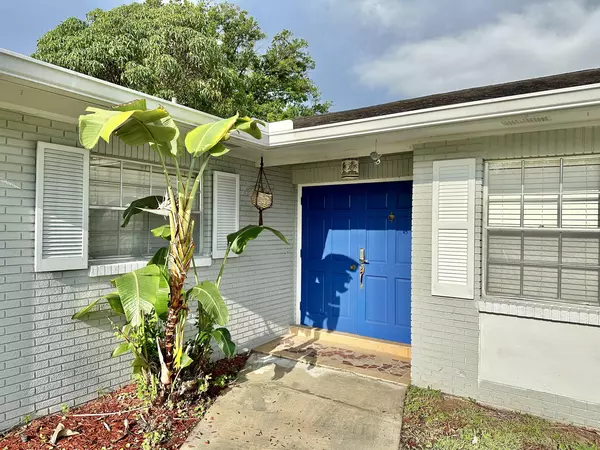 Coliving in Live Oaks Square - East Tampa, Tampa