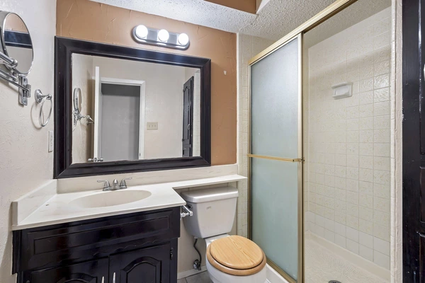 Coliving in Garland - Ne Dallas, Dallas