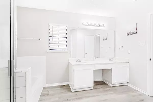 Coliving in White Settlement - Forth Worth, Dallas