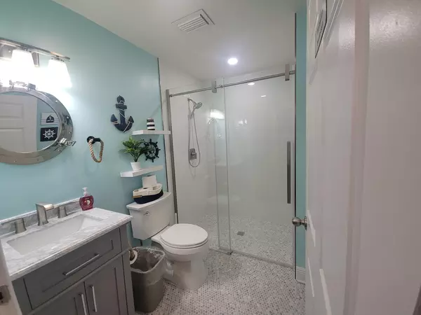 Coliving in Cedar Hills - Westside, Jacksonville