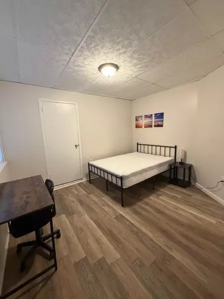 Coliving in Live Oaks Square - East Tampa, Tampa