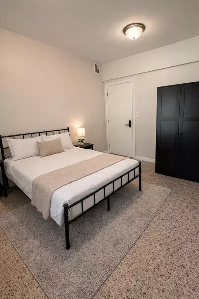 Coliving in Live Oaks Square - East Tampa, Tampa