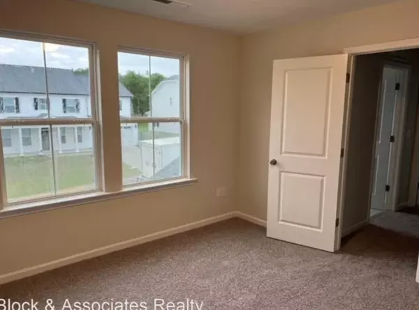 Coliving in Clayton - Outer Triangle, Raleigh