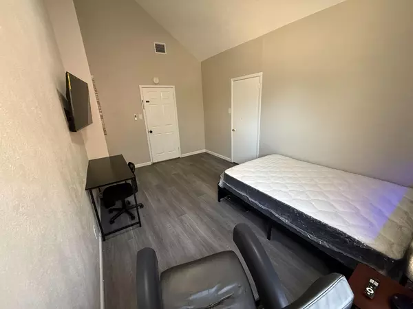 Coliving in Acres Home - Nw Houston, Houston