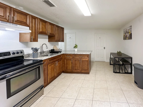 Coliving in Grant Park Tampa - East Tampa, Tampa